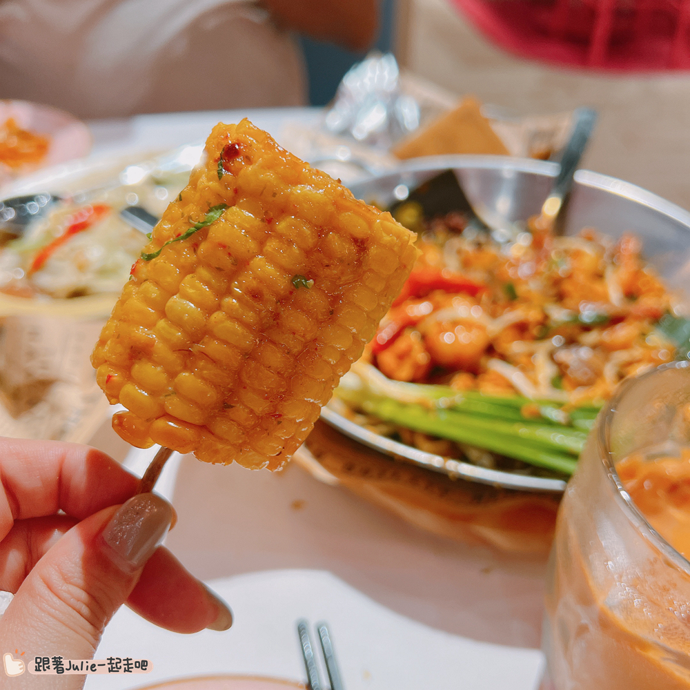 BO BO 新莊宏匯店,BOBO,MENU,thaifood,串燒,宏匯廣場,新莊,泰式奶茶,泰式料理,泰式炒河粉,瓦城,瓦城集團,美食,菜單 @跟著Julie一起走吧