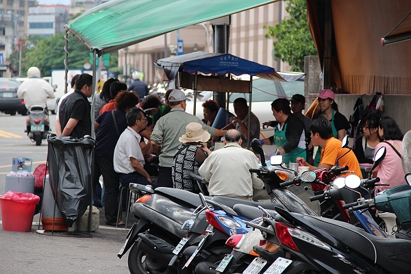 2011.10.18,三元號魚翅肉羹,倫敦,土耳其,大阪,宜蘭,居酒屋,工作,捷克,旅遊,早午餐,板橋,棚拍,法國,美味食記,美食,自由行,萬華好吃花枝羹,關於我的 @跟著Julie一起走吧 2011.10.18,三元號魚翅肉羹,倫敦,土耳其,大阪,宜蘭,居酒屋,工作,捷克,旅遊,早午餐,板橋,棚拍,法國,美味食記,美食,自由行,萬華好吃花枝羹,關於我的 @跟著Julie一起走吧