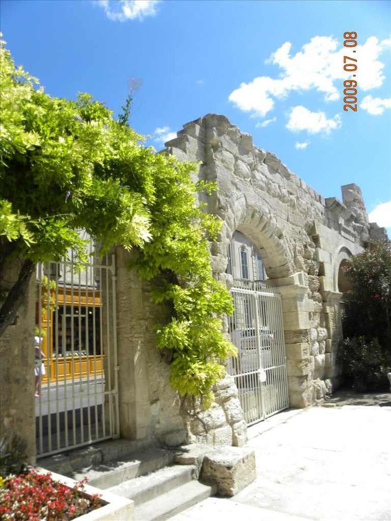 .梵谷迷的朝聖之地,2009法國,7.8,Arles,亞耳,倫敦,國外旅遊,圖多,土耳其,大阪,宜蘭,居酒屋,已完成,捷克,文長,旅遊,早午餐,板橋,法國,美食,自由行 @跟著Julie一起走吧 .梵谷迷的朝聖之地,2009法國,7.8,Arles,亞耳,倫敦,國外旅遊,圖多,土耳其,大阪,宜蘭,居酒屋,已完成,捷克,文長,旅遊,早午餐,板橋,法國,美食,自由行 @跟著Julie一起走吧