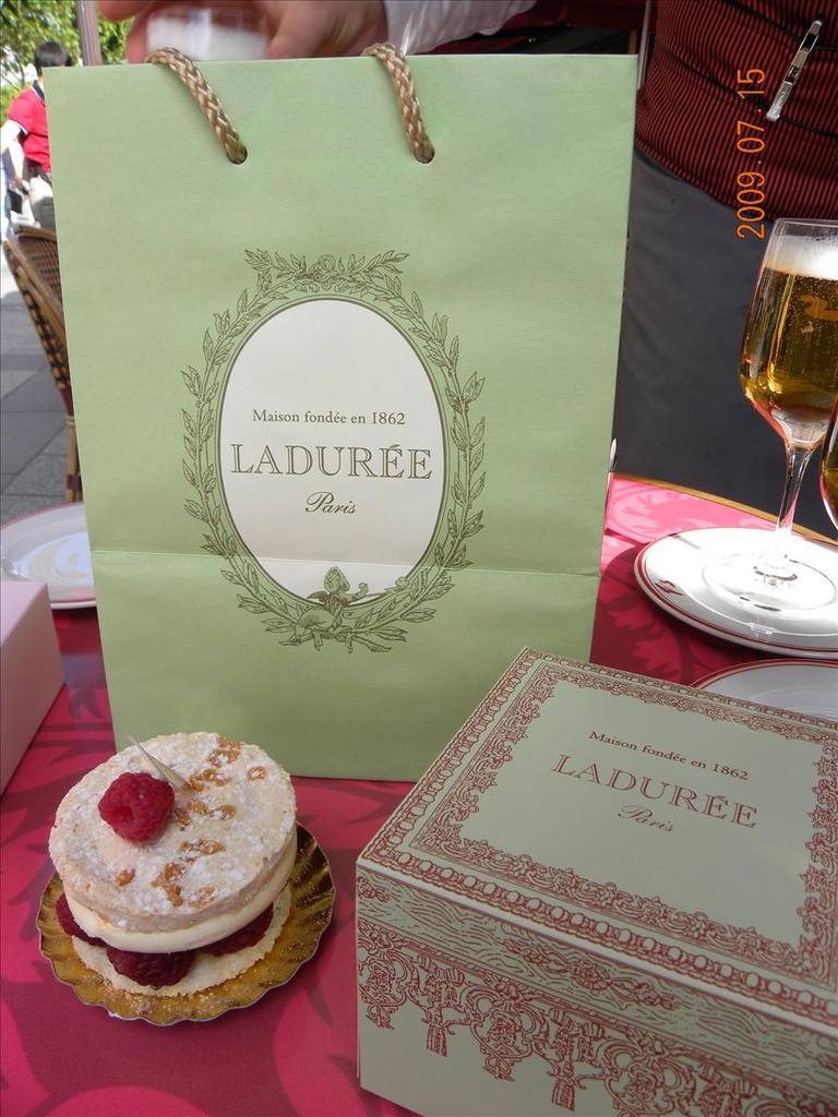2009法國,LADUREE,倫敦,國外旅遊,土耳其,大阪,宜蘭,居酒屋,戰利品,捷克,旅遊,早午餐,板橋,法國,甜點篇,美食,自由行 @跟著Julie一起走吧 2009法國,LADUREE,倫敦,國外旅遊,土耳其,大阪,宜蘭,居酒屋,戰利品,捷克,旅遊,早午餐,板橋,法國,甜點篇,美食,自由行 @跟著Julie一起走吧