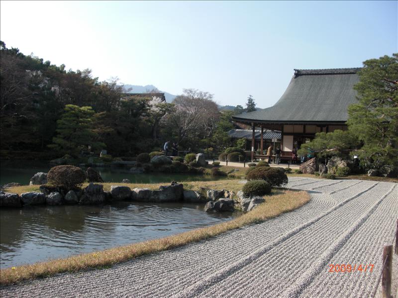 09千年古都賞櫻 Day4京都嵐山渡月橋 天龍寺庭苑 跟著julie一起走吧 09千年古都賞櫻 Day4京都嵐山渡月橋 天龍寺庭苑 跟著julie一起走吧