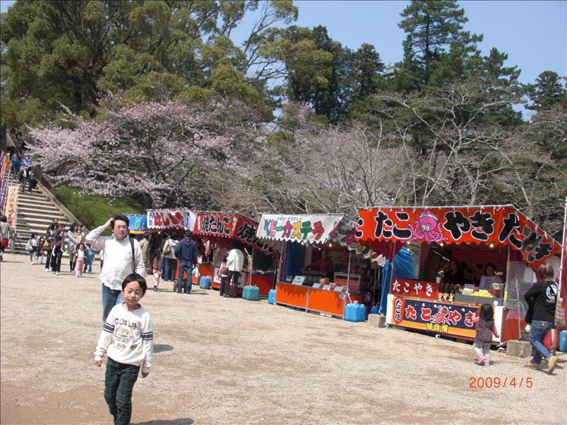 2009.04千年古都賞櫻,2009千年古都賞櫻,DAY2松江城賞櫻,倫敦,國外旅遊,土耳其,大阪,宜蘭,居酒屋,捷克,旅遊,早午餐,松江城 櫻花,板橋,法國,游堀江,美食,自由行,護城河 @跟著Julie一起走吧 2009.04千年古都賞櫻,2009千年古都賞櫻,DAY2松江城賞櫻,倫敦,國外旅遊,土耳其,大阪,宜蘭,居酒屋,捷克,旅遊,早午餐,松江城 櫻花,板橋,法國,游堀江,美食,自由行,護城河 @跟著Julie一起走吧