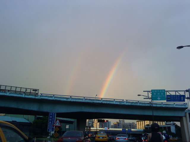 倫敦,土耳其,大阪,宜蘭,居酒屋,心情日記,捷克,旅遊,早午餐,板橋,法國,美食,自由行,開心,關於我的,雙十節遇到雙彩虹 @跟著Julie一起走吧